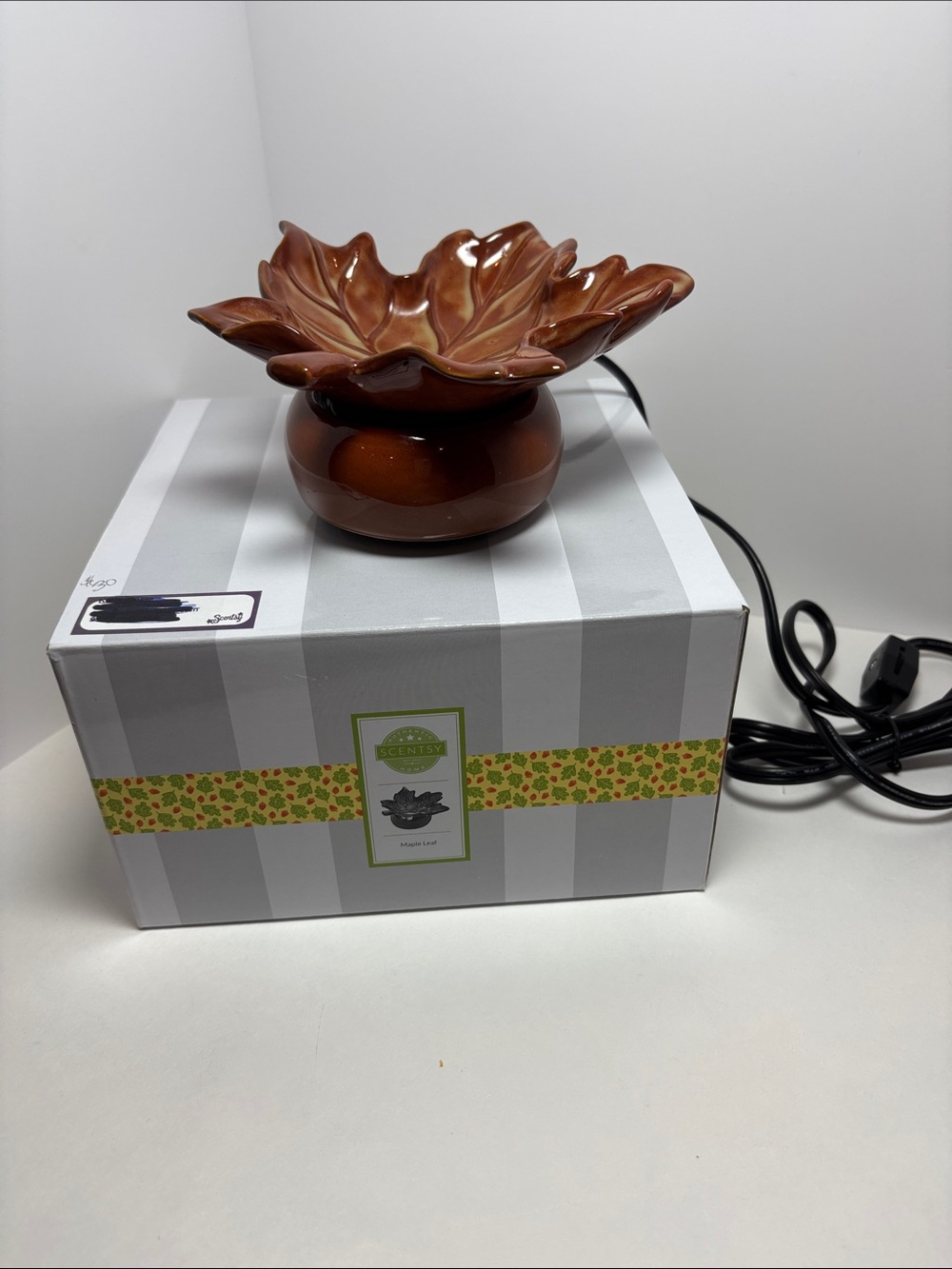 Scentsy Brown Maple Leaf Electric Wax Warmer